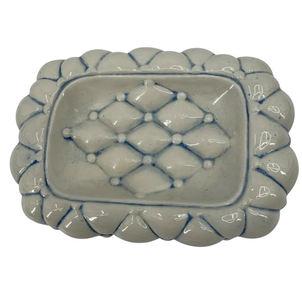 80s‎ Ceramic Cream and Blue Pillow Quilted Balloon Soap Dish